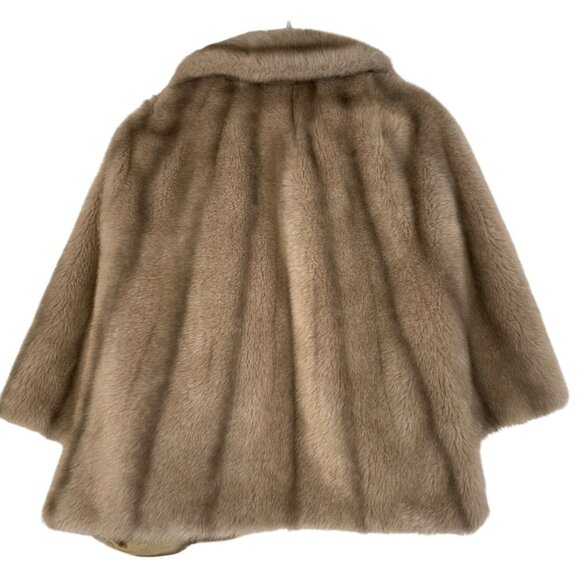 VTG Glenoit Blonde Faux Fur Caplet With Pockets & Arm Slits USA OS - Picture 2 of 6